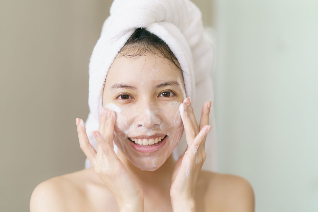 Cách chăm sóc da dầu với cleanser
