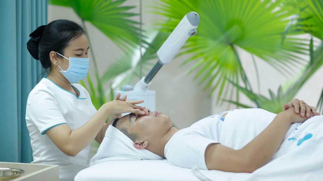 mài da vi điểm hỗ trợ điều trị sẹo rỗ