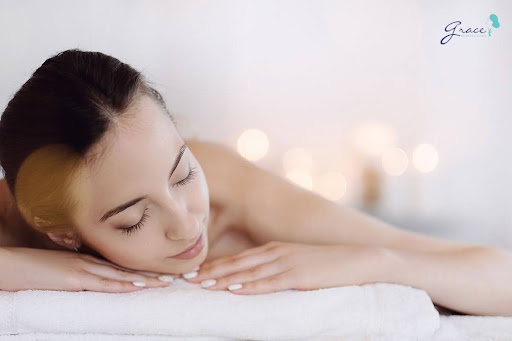 Điều trị mụn tại spa: Hỗ trợ làm sạch & chăm sóc da
