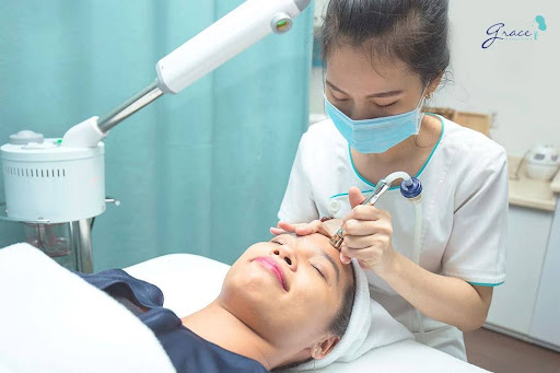 Chăm sóc cho da mặt có tác dụng ngăn ngừa các vấn đề về da, là cách chống lão hóa cho da mặt và hạn chế việc da bị lão hóa sớm.