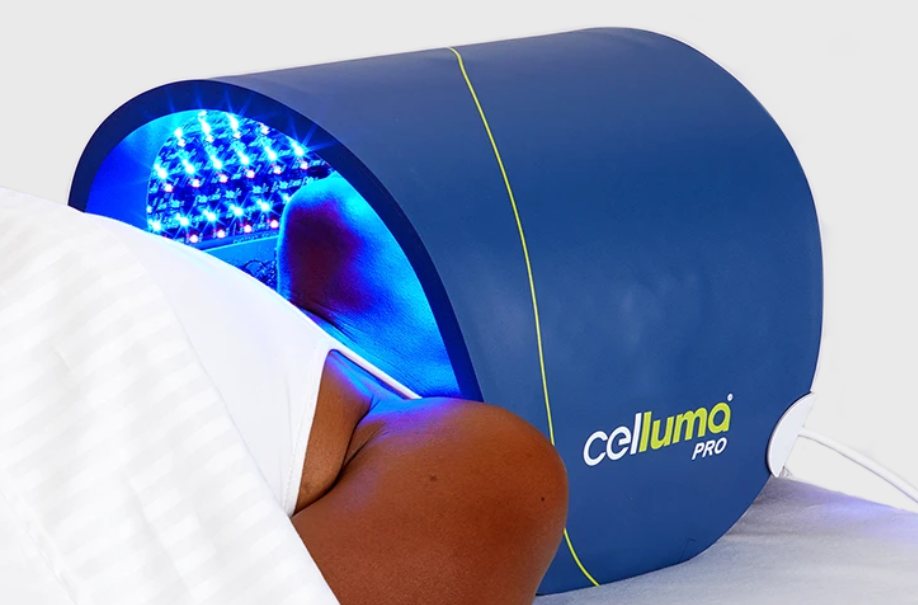 Simply cleanse your skin, put on the protective eyewear, select the suitable light mode, and relax for 30 minutes to complete your skin care session with Celluma Pro.